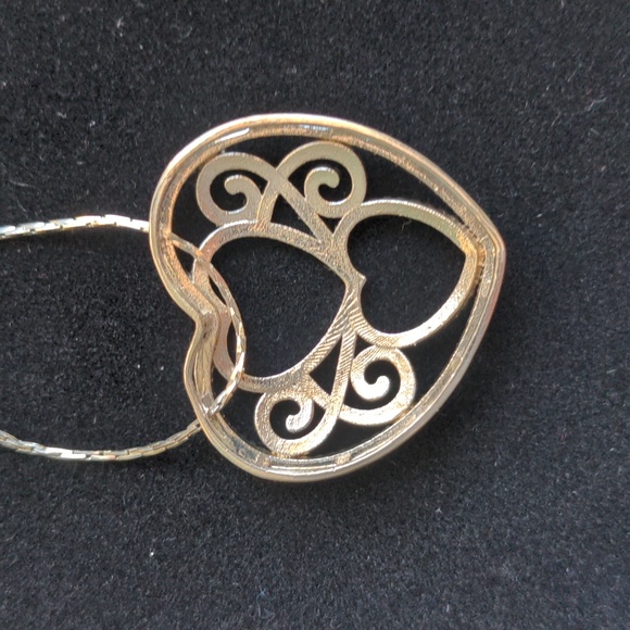 Crystal heart necklace on silver chain. New. 21" chain Pure white sparkle. Box - Picture 3 of 5